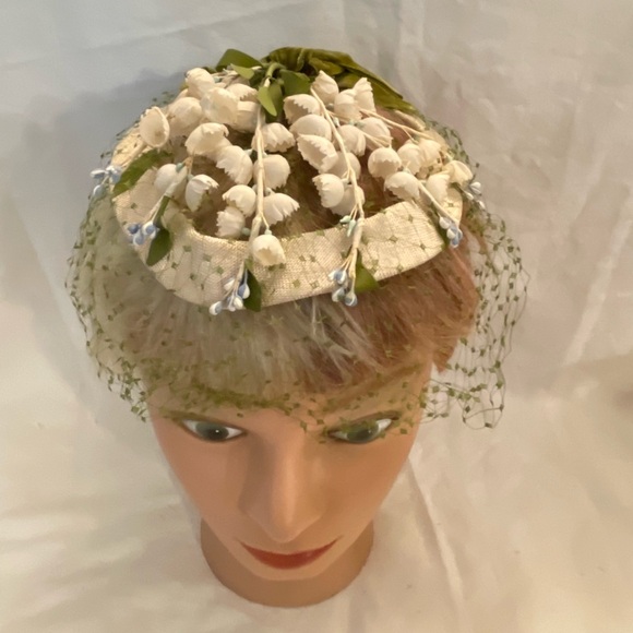 Vintage Lilly of the Valley Ladies Hat 2 Hair Combs Netting, Excellent Condition - Picture 7 of 13